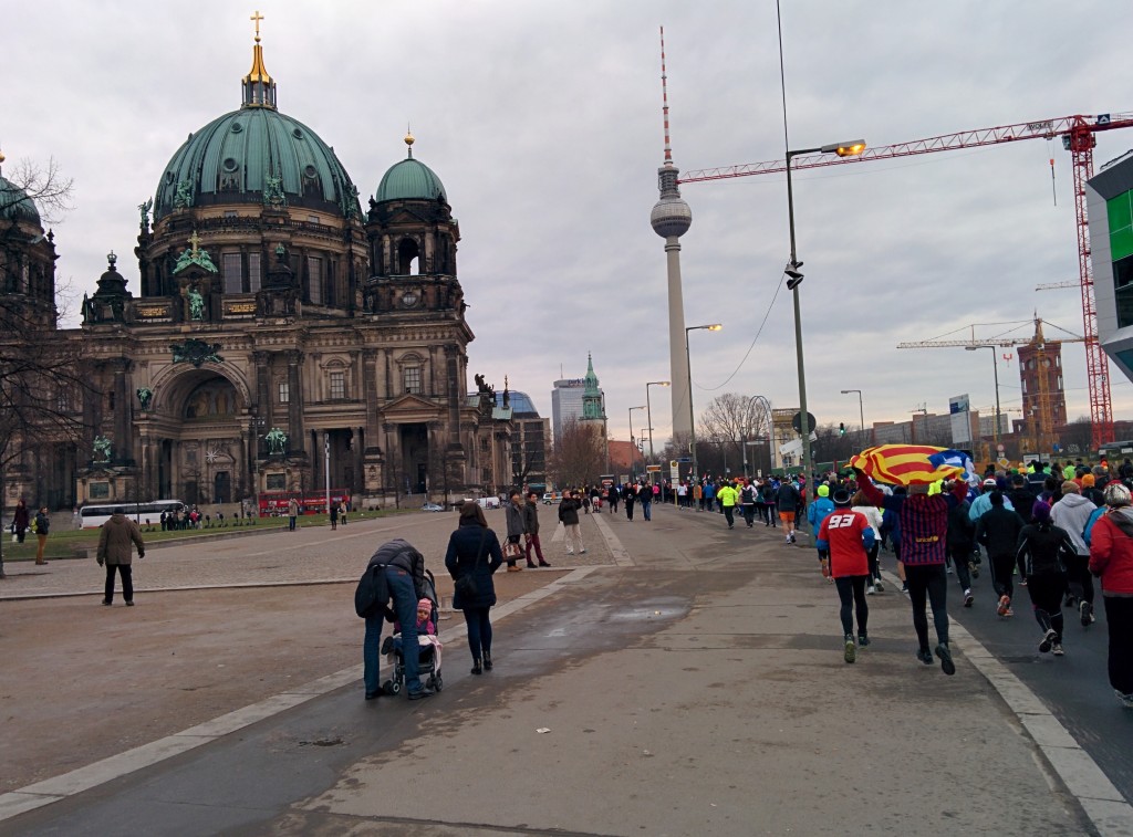 Neujahrslauf: Berliner Dom und Fernsehturm