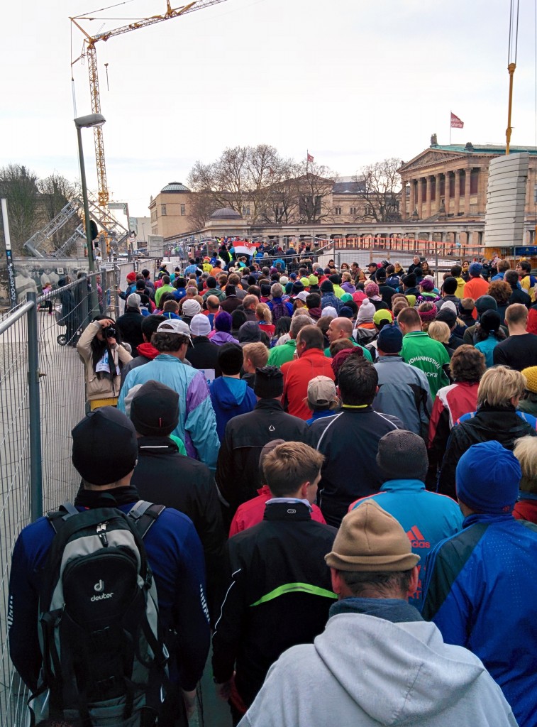 Neujahrslauf: Stau an der Museumsinsel